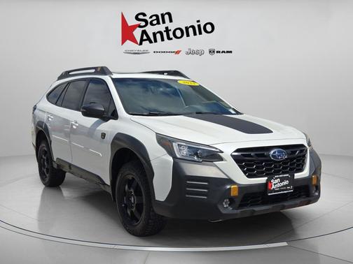 Crystal White Pearl 2022 Subaru Outback Wilderness