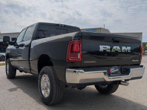 2025 RAM 2500 Big Horn Crew Cab 4x4 6'4' Box