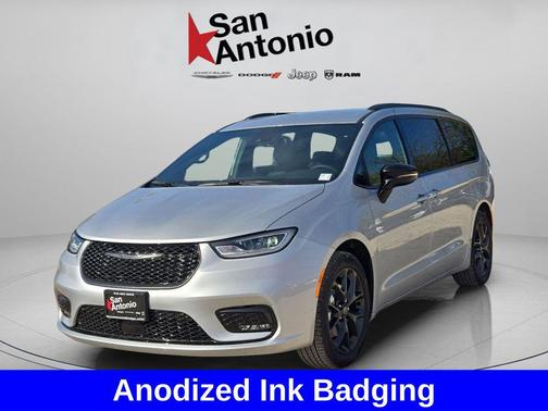 Silver Mist Clearcoat 2026 Chrysler Pacifica L