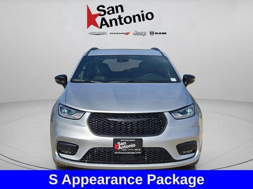 Silver Mist Clearcoat 2026 Chrysler Pacifica L