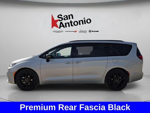 Silver Mist Clearcoat 2026 Chrysler Pacifica L