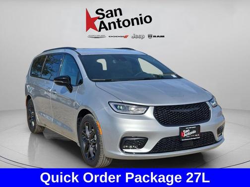 Silver Mist Clearcoat 2026 Chrysler Pacifica L