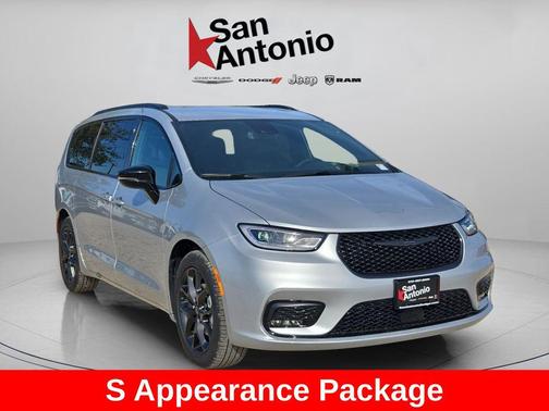 Silver Mist Clearcoat 2026 Chrysler Pacifica L