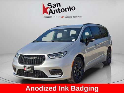 Silver Mist Clearcoat 2026 Chrysler Pacifica L