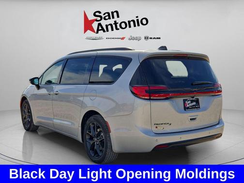 Silver Mist Clearcoat 2026 Chrysler Pacifica L