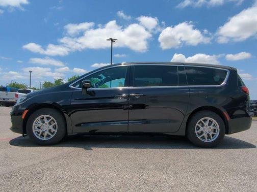 2025 Chrysler Pacifica L