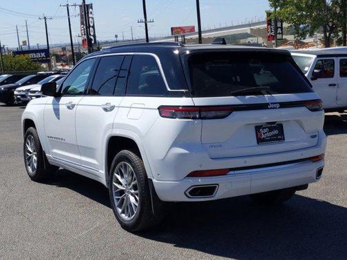 2025 Jeep Grand Cherokee Summit