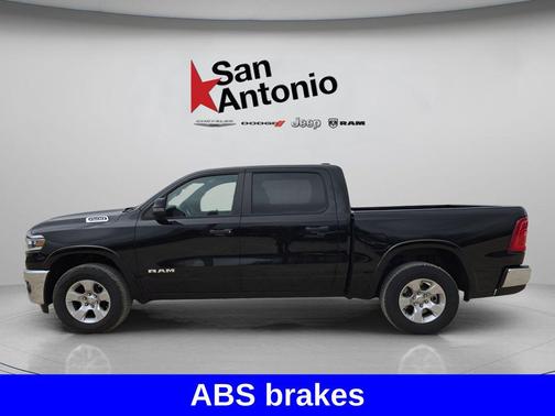 Diamond Black Crystal Pearlcoat 2026 RAM 1500 Big Horn/Lone Star