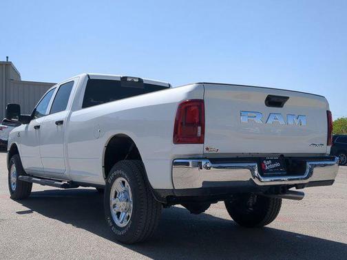 2025 RAM 2500 Tradesman Crew Cab 4x4 8' Box