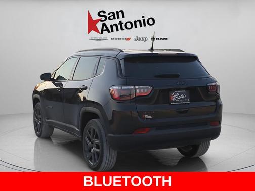 Diamond Black Crystal Pearlcoat 2026 Jeep Compass Limited