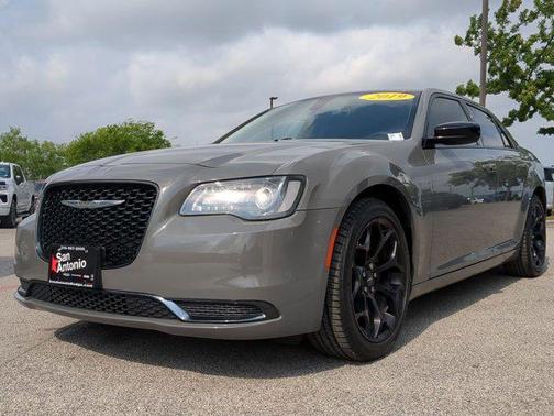 2019 Chrysler 300 Touring