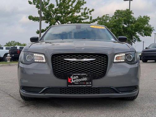 2019 Chrysler 300 Touring