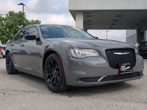 2019 Chrysler 300 Touring