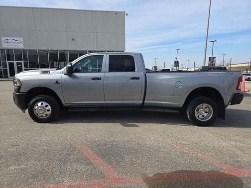 2024 RAM 3500 Tradesman Crew Cab 4x4 8' Box