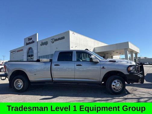 2024 RAM 3500 Tradesman Crew Cab 4x4 8' Box