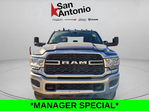 Granite Crystal Metallic Clearcoat 2020 RAM 3500 Tradesman Crew Cab 4x4 8' Box