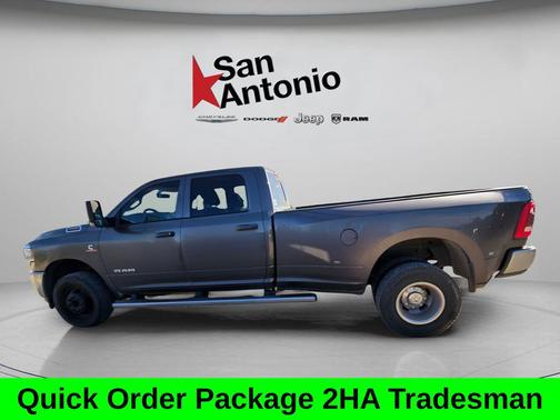 Granite Crystal Metallic Clearcoat 2020 RAM 3500 Tradesman Crew Cab 4x4 8' Box