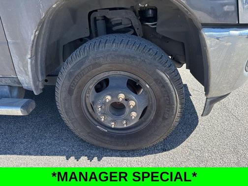 Granite Crystal Metallic Clearcoat 2020 RAM 3500 Tradesman Crew Cab 4x4 8' Box