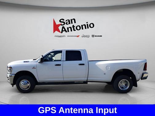 Bright White Clearcoat 2026 RAM 3500 Tradesman Crew Cab 4x4 8' Box