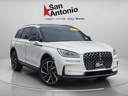 Pristine White Metallic Tri-Coat 2023 Lincoln Corsair Reserve