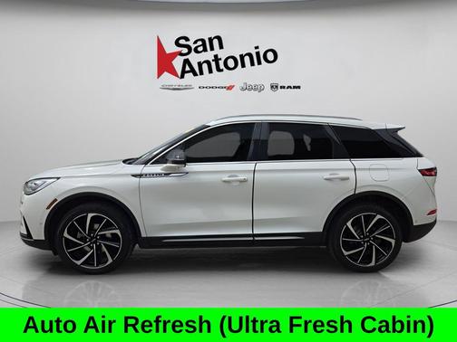 Pristine White Metallic Tri-Coat 2023 Lincoln Corsair Reserve