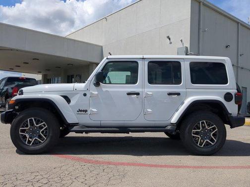 2025 Jeep Wrangler 4-Door Sahara 4x4
