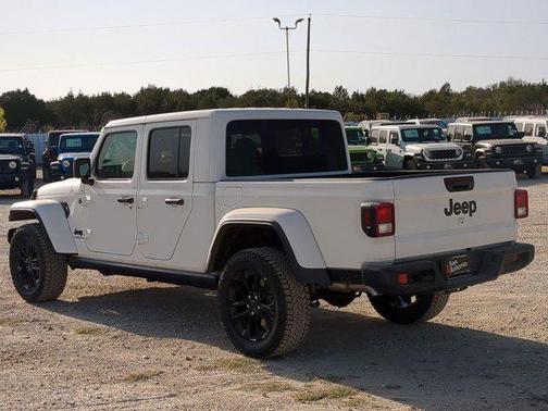 2025 Jeep Gladiator Nighthawk