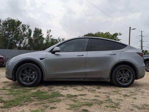 2024 Tesla Model Y Long Range Dual Motor All-Wheel Drive