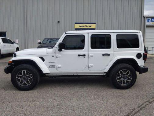 2024 Jeep Wrangler 4-Door Sahara 4x4