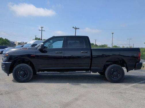 2025 RAM 2500 Tradesman Crew Cab 4x4 6'4' Box