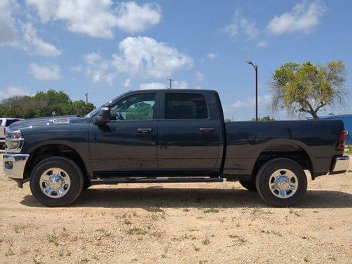 2025 RAM 2500 Tradesman Crew Cab 4x4 6'4' Box