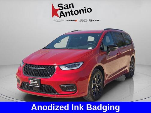 Red Hot Pearlcoat 2026 Chrysler Pacifica L