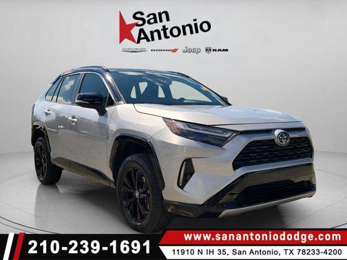 2022 Toyota RAV4 Hybrid SE