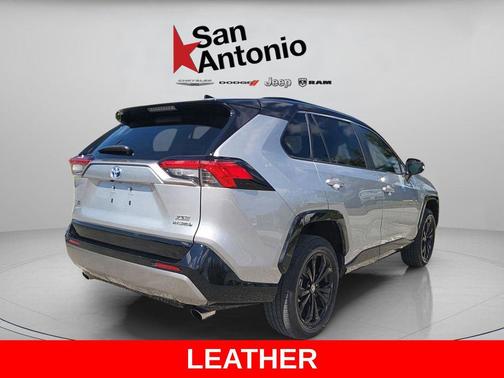 2022 Toyota RAV4 Hybrid SE