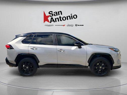 2022 Toyota RAV4 Hybrid SE