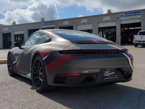 2022 Porsche 911 Carrera