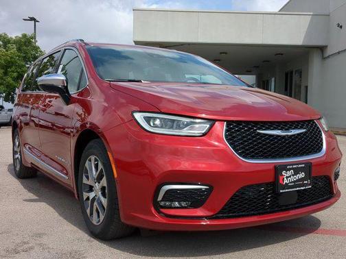 2025 Chrysler Pacifica L