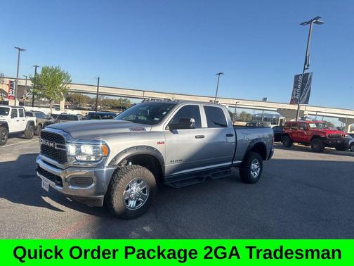 2021 RAM 2500 Tradesman Crew Cab 4x4 6'4' Box
