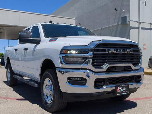 2025 RAM 2500 Tradesman Crew Cab 4x4 6'4' Box
