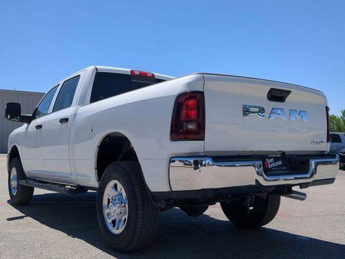 2025 RAM 2500 Tradesman Crew Cab 4x4 6'4' Box