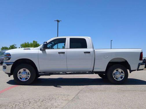 2025 RAM 2500 Tradesman Crew Cab 4x4 6'4' Box