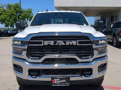 2025 RAM 2500 Tradesman Crew Cab 4x4 6'4' Box