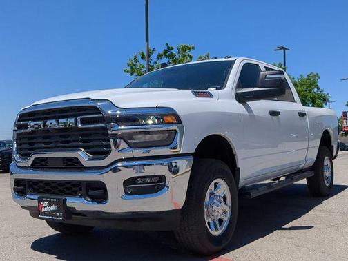 2025 RAM 2500 Tradesman Crew Cab 4x4 6'4' Box