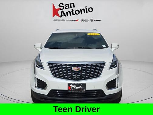 Crystal White Tricoat 2024 Cadillac XT5 Luxury