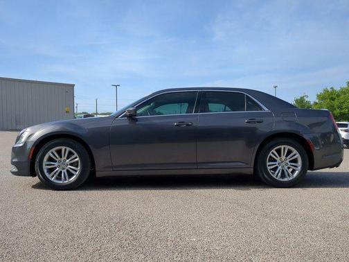 2021 Chrysler 300 Touring