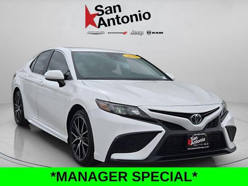 Super White 2021 Toyota Camry SE