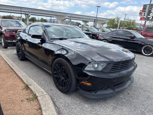 Ebony 2011 Ford Mustang GT Premium
