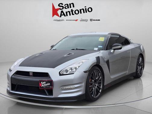 2016 Nissan GT-R Premium