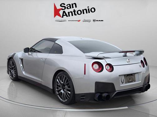 2016 Nissan GT-R Premium