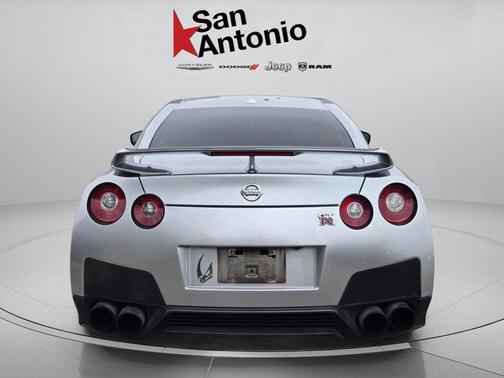 2016 Nissan GT-R Premium